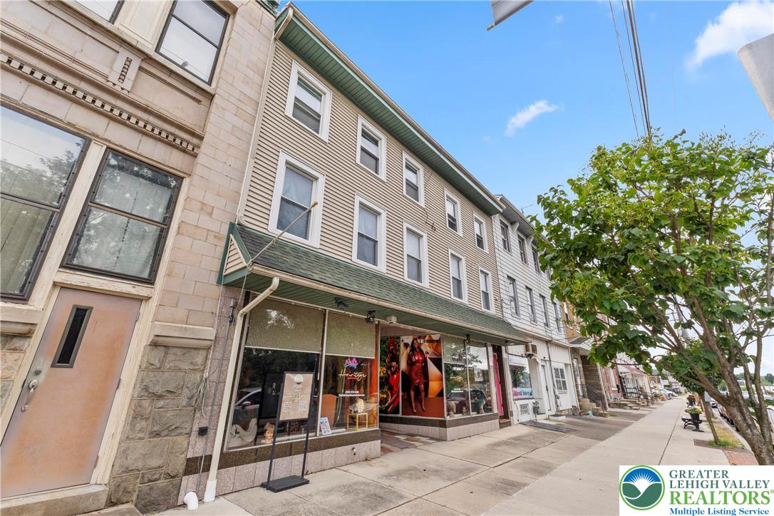 Catasauqua Boro, Pennsylvania 18032, United States, 6 Bedrooms Bedrooms, ,5 BathroomsBathrooms,Residential,Active,197526