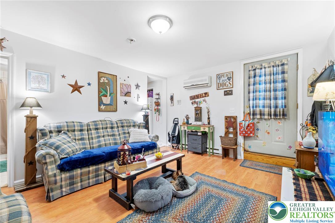 Catasauqua Boro, Pennsylvania 18032, United States, 6 Bedrooms Bedrooms, ,5 BathroomsBathrooms,Residential,Active,197526