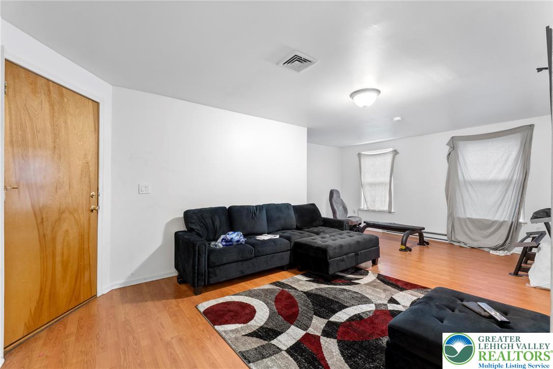 Catasauqua Boro, Pennsylvania 18032, United States, 6 Bedrooms Bedrooms, ,5 BathroomsBathrooms,Residential,Active,197526