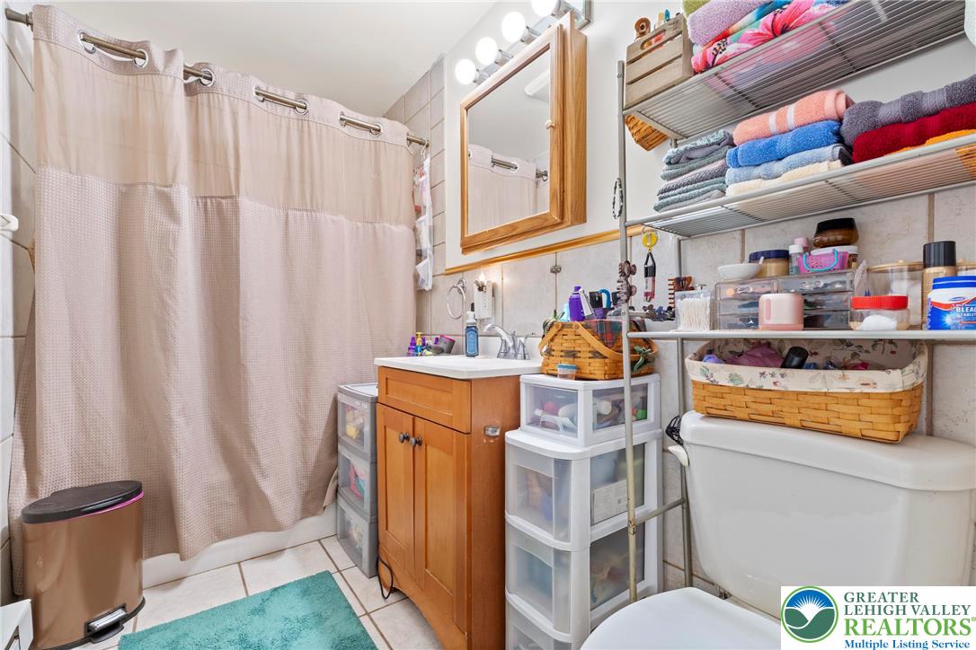 Catasauqua Boro, Pennsylvania 18032, United States, 6 Bedrooms Bedrooms, ,5 BathroomsBathrooms,Residential,Active,197526