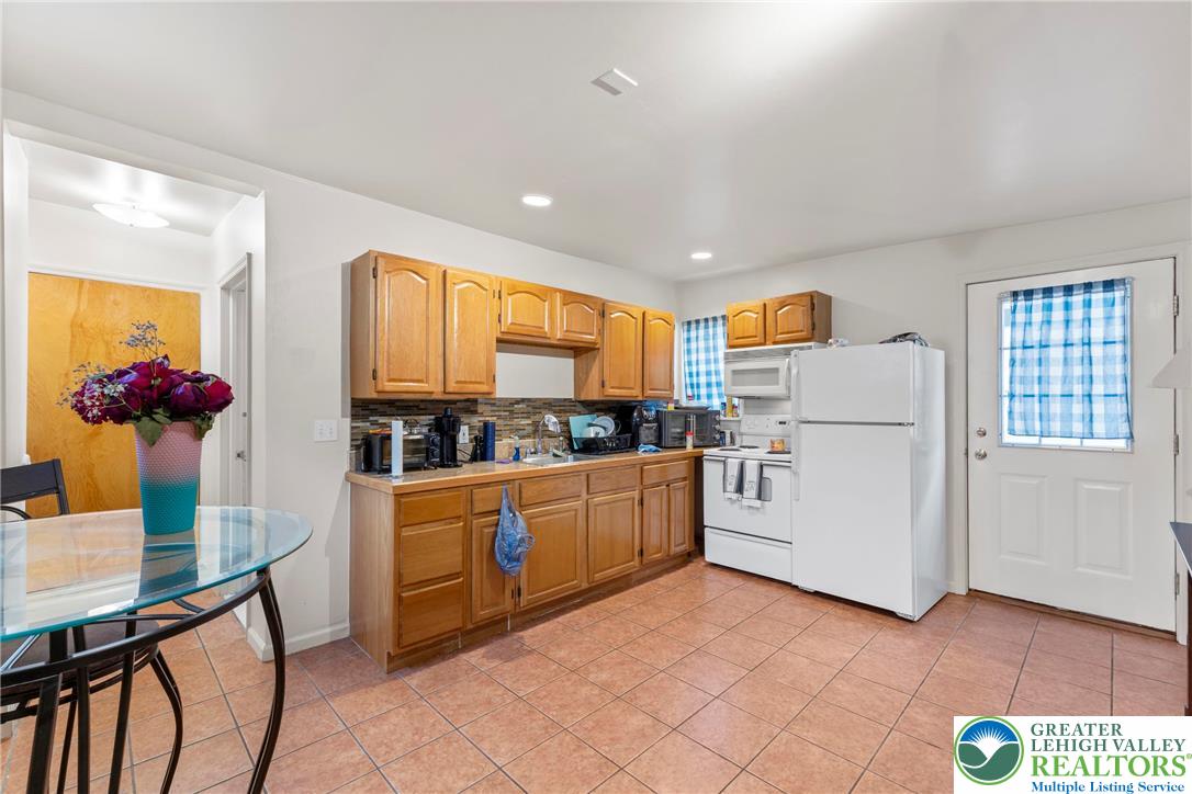 Catasauqua Boro, Pennsylvania 18032, United States, 6 Bedrooms Bedrooms, ,5 BathroomsBathrooms,Residential,Active,197526