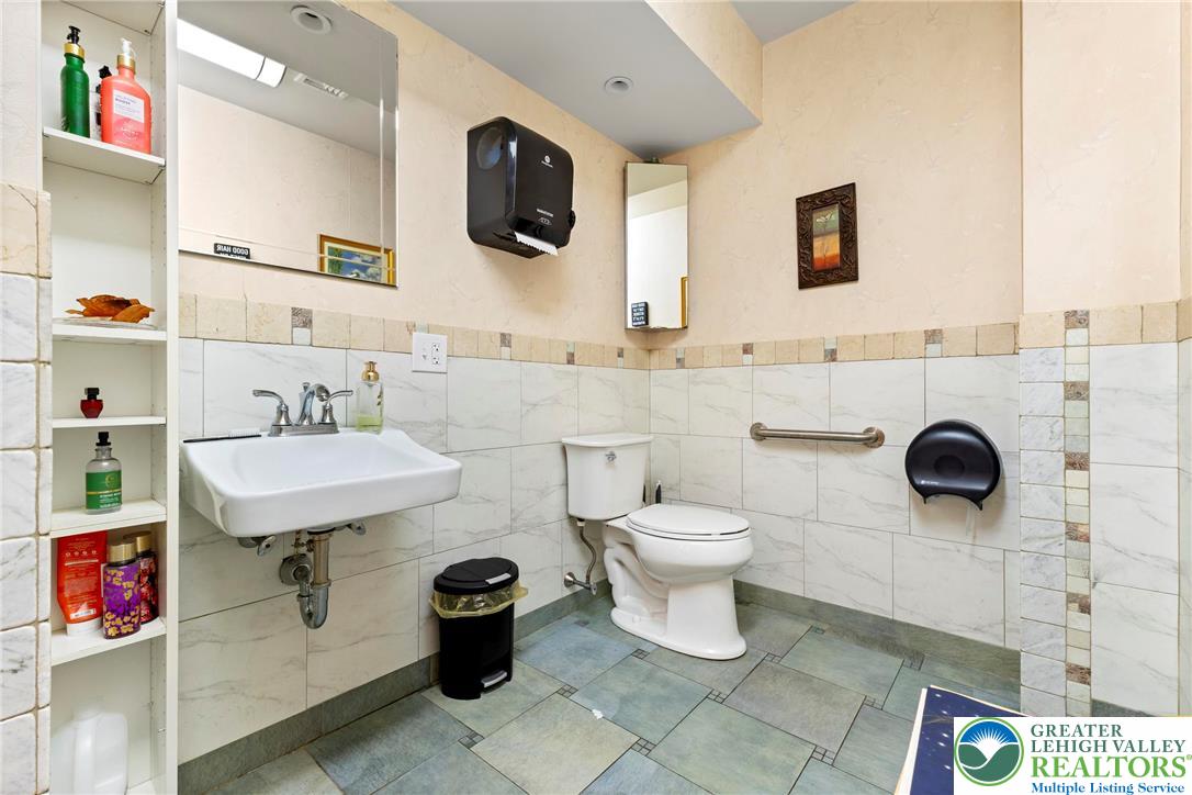 Catasauqua Boro, Pennsylvania 18032, United States, 6 Bedrooms Bedrooms, ,5 BathroomsBathrooms,Residential,Active,197526