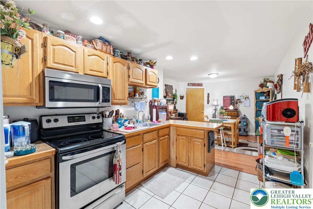 Catasauqua Boro, Pennsylvania 18032, United States, 6 Bedrooms Bedrooms, ,5 BathroomsBathrooms,Residential,Active,197526