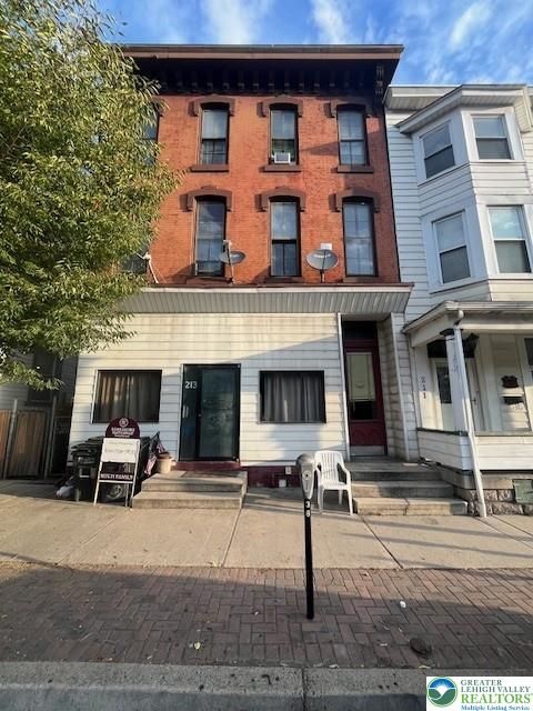 Photo of 213 W Broad Street #2nd FL Front, Tamaqua Boro, PA 18252 (MLS # 764794) Photo of 213 W Broad Street #2nd FL Front, Tamaqua Boro, PA 18252 (MLS # 764794)