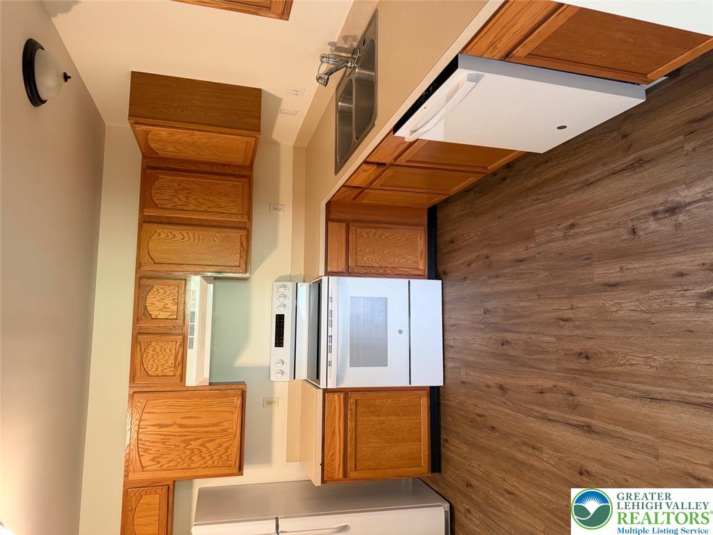 7280 Adams 5