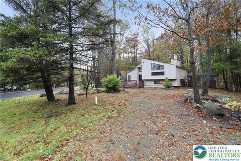 Photo of 3322 woodland Drive, Coolbaugh Twp, PA 18466 (MLS # 766557) Photo of 3322 woodland Drive, Coolbaugh Twp, PA 18466 (MLS # 766557)