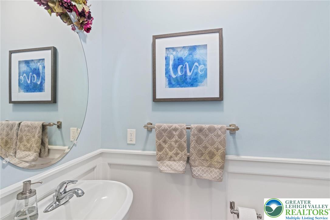 Upper Milford Twp, Pennsylvania 18092, United States, 4 Bedrooms Bedrooms, ,3 BathroomsBathrooms,Residential,Active,175264