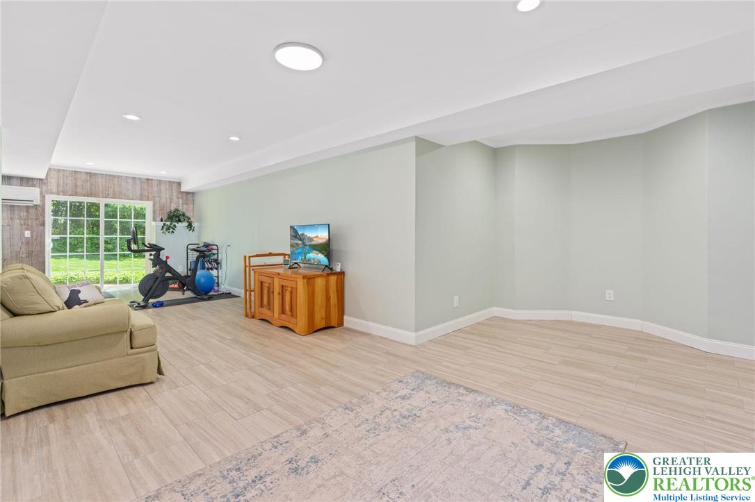 Upper Milford Twp, Pennsylvania 18092, United States, 4 Bedrooms Bedrooms, ,3 BathroomsBathrooms,Residential,Active,175264