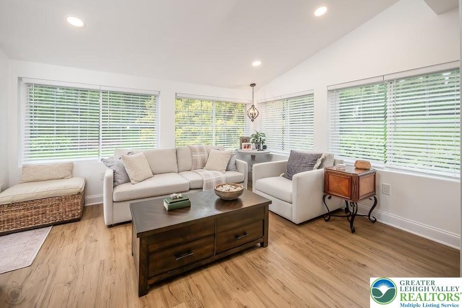 Allentown City, Pennsylvania 18104, United States, 3 Bedrooms Bedrooms, ,2 BathroomsBathrooms,Residential,Pending,154379