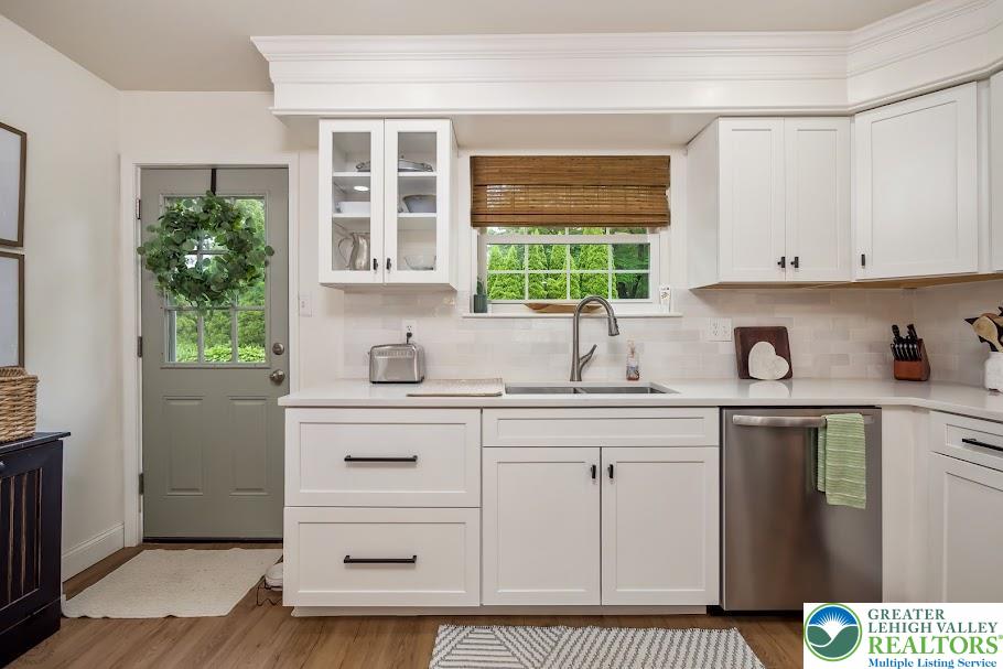 Allentown City, Pennsylvania 18104, United States, 3 Bedrooms Bedrooms, ,2 BathroomsBathrooms,Residential,Pending,154379