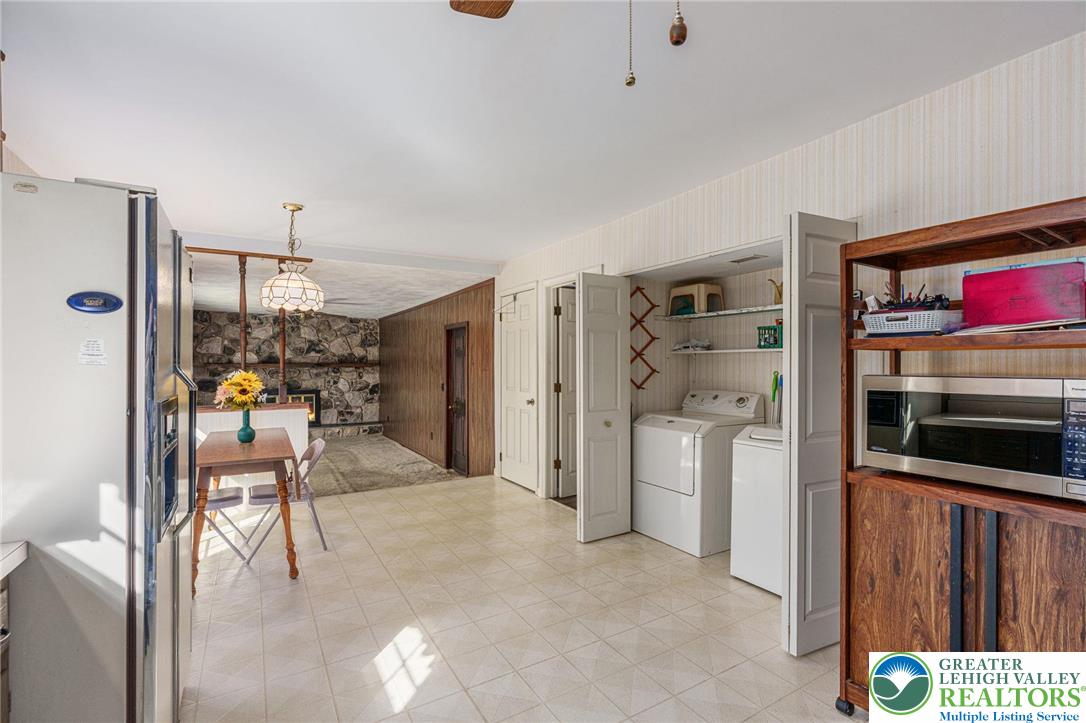 Lower Macungie Twp, Pennsylvania 18062, United States, 4 Bedrooms Bedrooms, ,3 BathroomsBathrooms,Residential,Active,222259