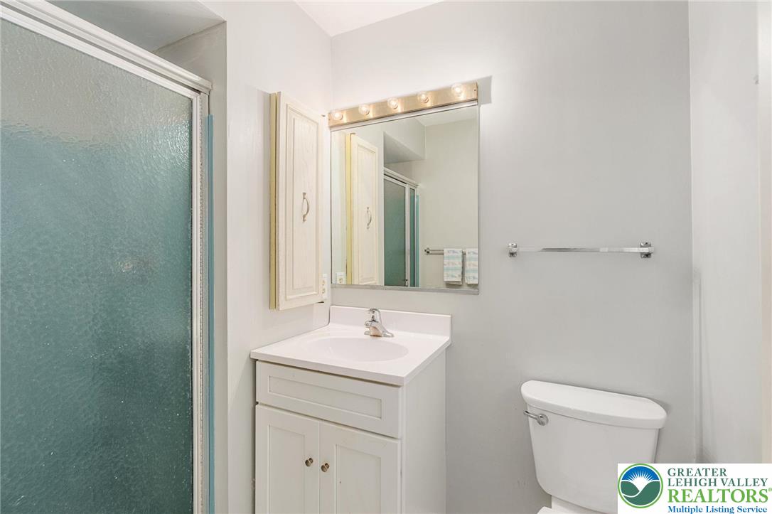 Lower Macungie Twp, Pennsylvania 18062, United States, 4 Bedrooms Bedrooms, ,3 BathroomsBathrooms,Residential,Active,222259