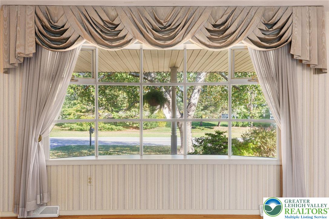 Lower Macungie Twp, Pennsylvania 18062, United States, 4 Bedrooms Bedrooms, ,3 BathroomsBathrooms,Residential,Active,222259