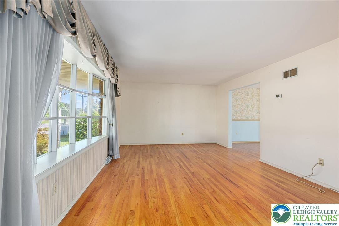 Lower Macungie Twp, Pennsylvania 18062, United States, 4 Bedrooms Bedrooms, ,3 BathroomsBathrooms,Residential,Active,222259