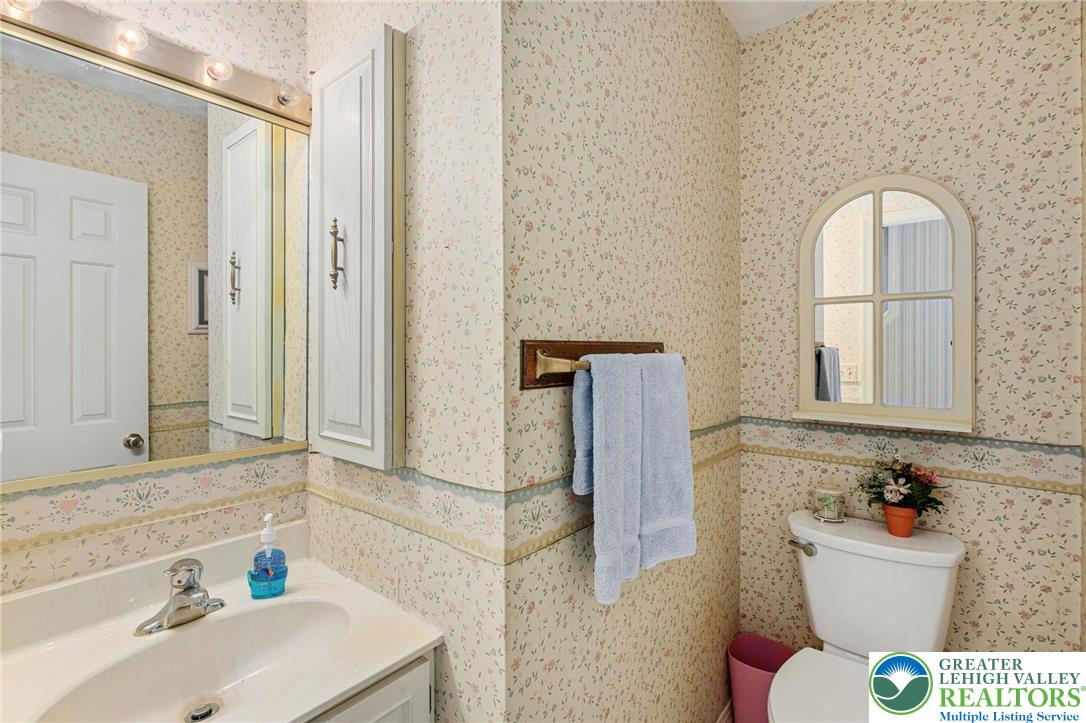 Lower Macungie Twp, Pennsylvania 18062, United States, 4 Bedrooms Bedrooms, ,3 BathroomsBathrooms,Residential,Active,222259