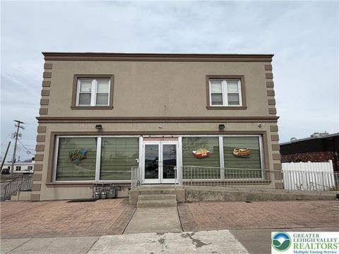 Photo of 751 Union Boulevard, Allentown, PA 18109 (MLS # 772404)