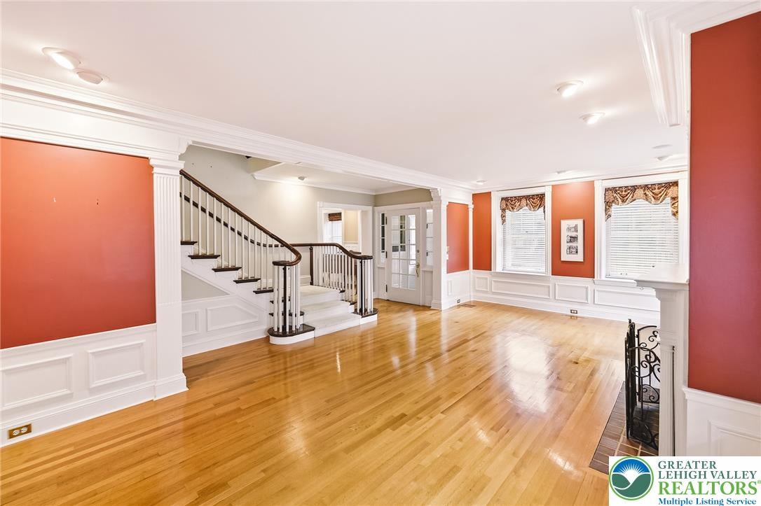 20 W Market Street