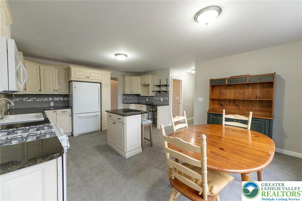 3941 Freemansburg Avenue