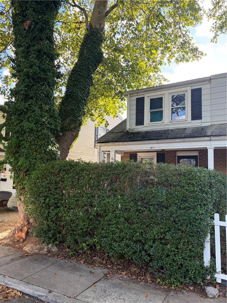 805 Dellwood Street