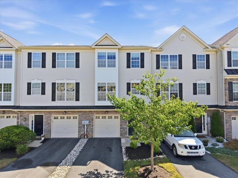 Townhouse For Sale - 2624 Gila Drive<br/> Easton, PA 18040