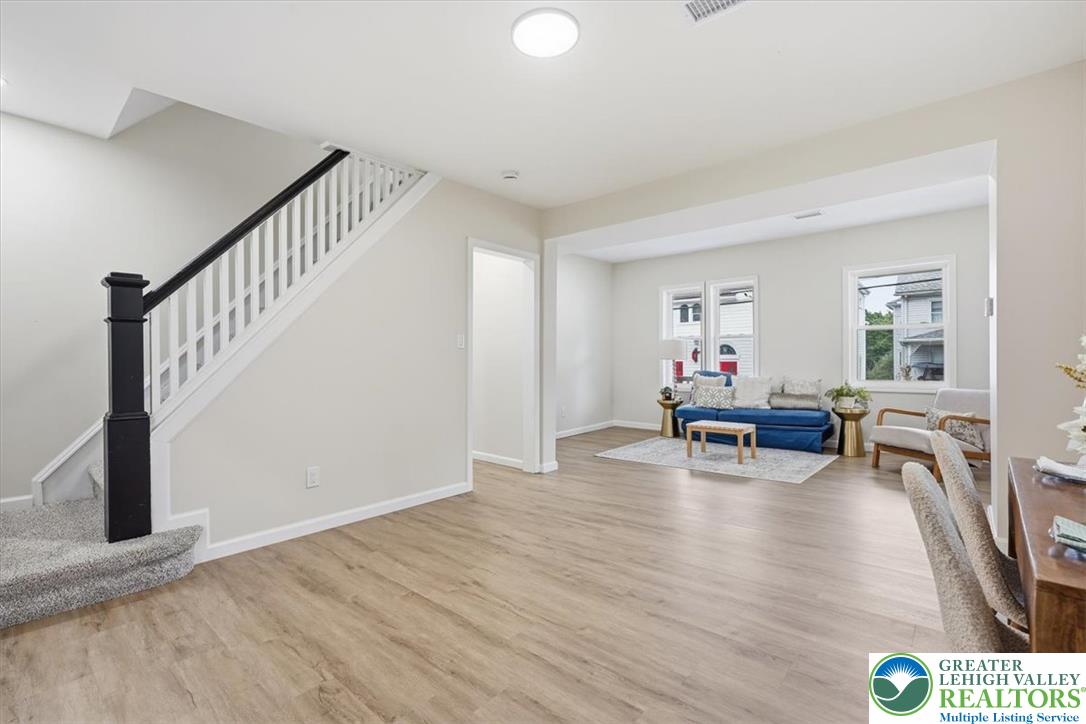 133 W Central Avenue
