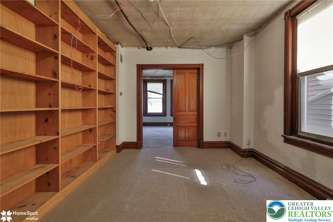 512 E 4th Street