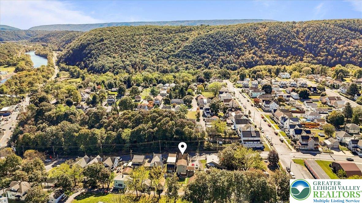 Lehighton Boro, Pennsylvania 18235, United States, 4 Bedrooms Bedrooms, ,2 BathroomsBathrooms,Residential,Active,222914