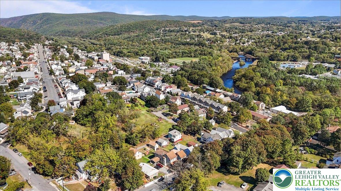 Lehighton Boro, Pennsylvania 18235, United States, 4 Bedrooms Bedrooms, ,2 BathroomsBathrooms,Residential,Active,222914