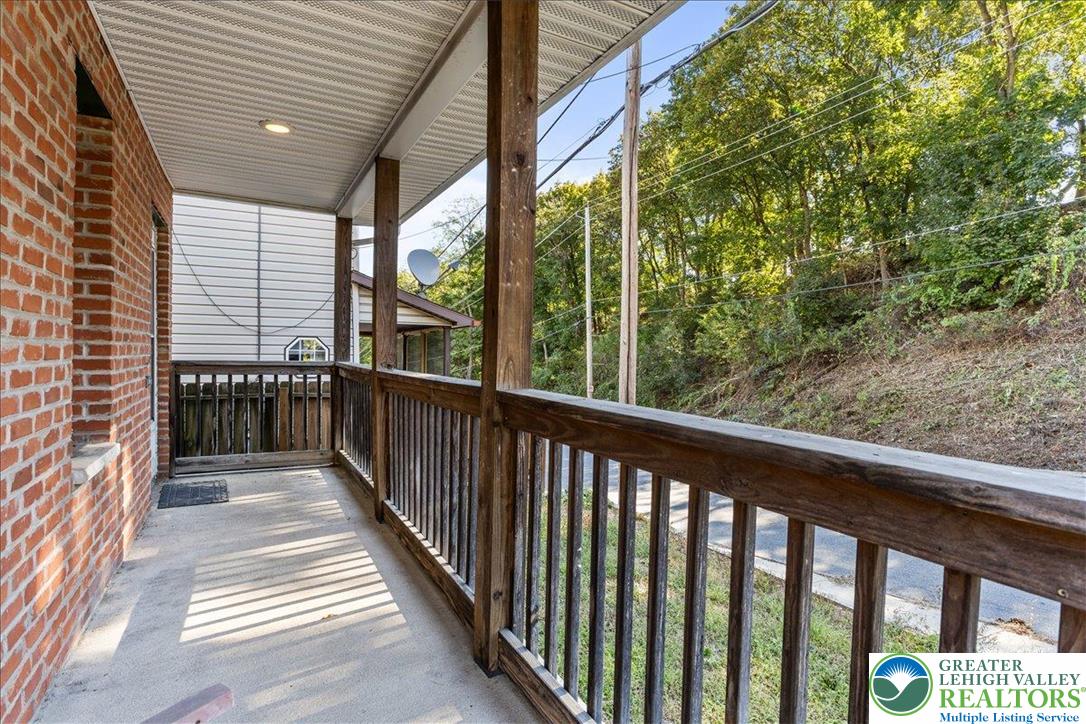 Lehighton Boro, Pennsylvania 18235, United States, 4 Bedrooms Bedrooms, ,2 BathroomsBathrooms,Residential,Active,222914