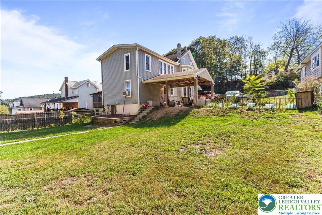 Lehighton Boro, Pennsylvania 18235, United States, 4 Bedrooms Bedrooms, ,2 BathroomsBathrooms,Residential,Active,222914