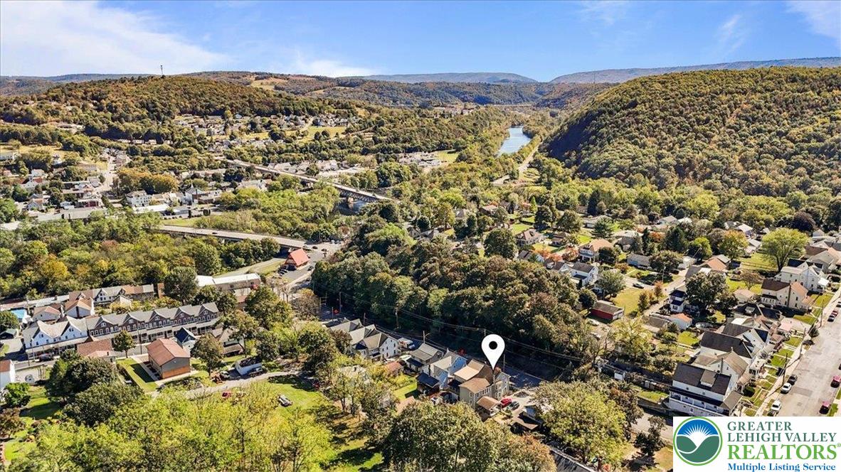 Lehighton Boro, Pennsylvania 18235, United States, 4 Bedrooms Bedrooms, ,2 BathroomsBathrooms,Residential,Active,222914