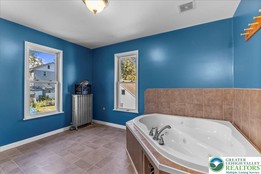 Lehighton Boro, Pennsylvania 18235, United States, 4 Bedrooms Bedrooms, ,2 BathroomsBathrooms,Residential,Active,222914