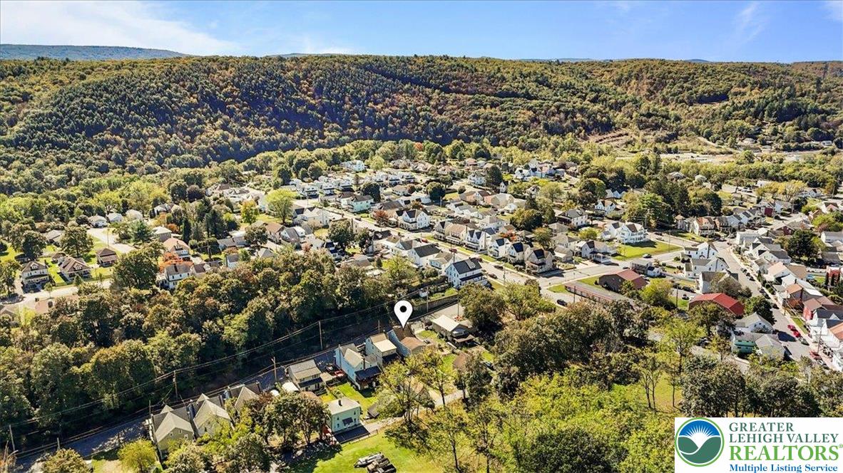 Lehighton Boro, Pennsylvania 18235, United States, 4 Bedrooms Bedrooms, ,2 BathroomsBathrooms,Residential,Active,222914