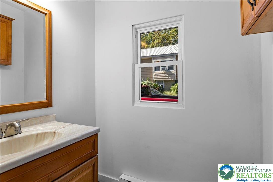 Lehighton Boro, Pennsylvania 18235, United States, 4 Bedrooms Bedrooms, ,2 BathroomsBathrooms,Residential,Active,222914