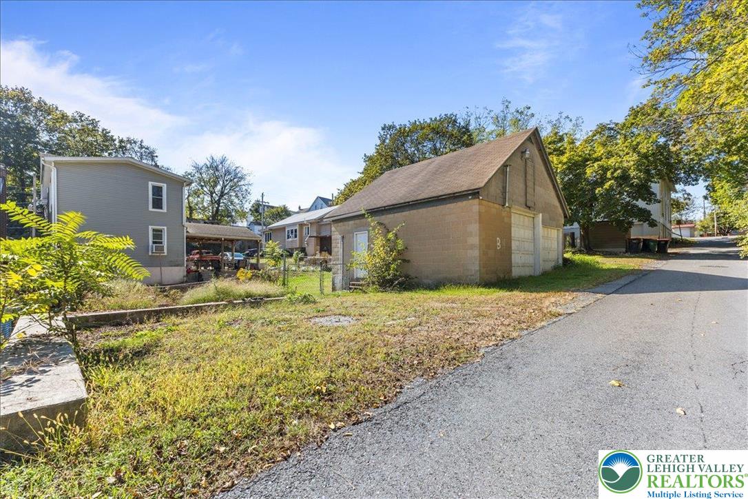 Lehighton Boro, Pennsylvania 18235, United States, 4 Bedrooms Bedrooms, ,2 BathroomsBathrooms,Residential,Active,222914