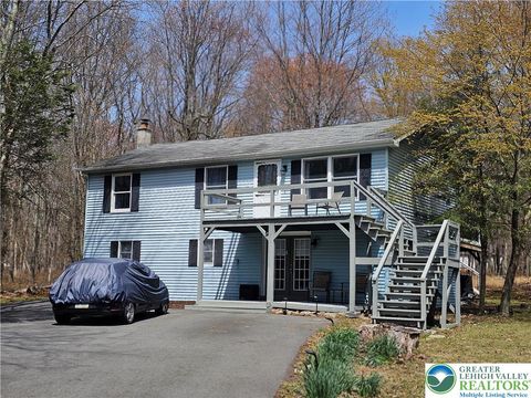 Photo of 86 Cardinal Lane, Penn Forest Twp, PA 18229 (MLS # 774080)