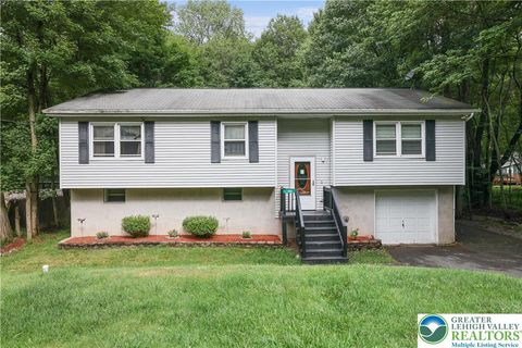 Photo of 108 Moccasin Trail, Coolbaugh Twp, PA 18347 (MLS # 760221) Photo of 108 Moccasin Trail, Coolbaugh Twp, PA 18347 (MLS # 760221)