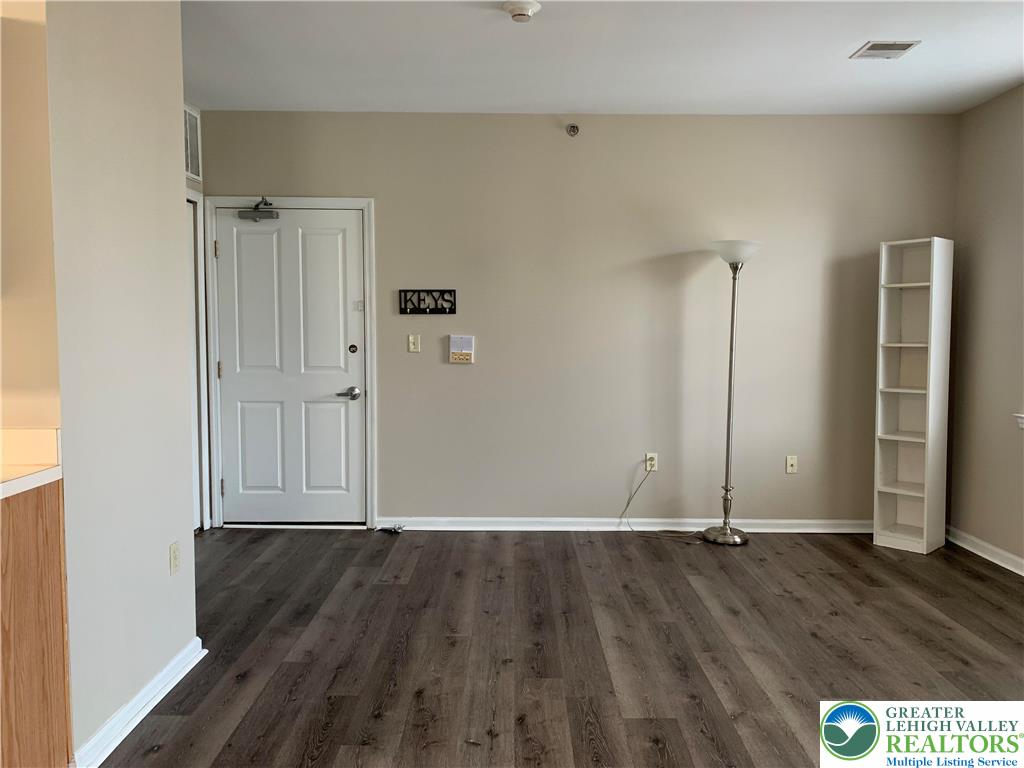 79 W Market Street Apartment T
