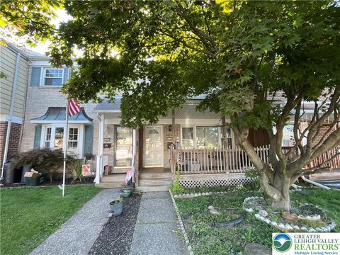 Photo of 210 Front Street, Hellertown Boro, PA 18055 (MLS # 765465) Photo of 210 Front Street, Hellertown Boro, PA 18055 (MLS # 765465)