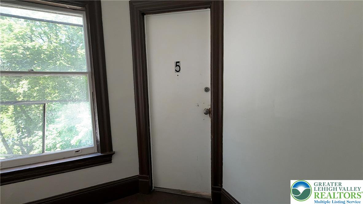 78 S MAIN 5
