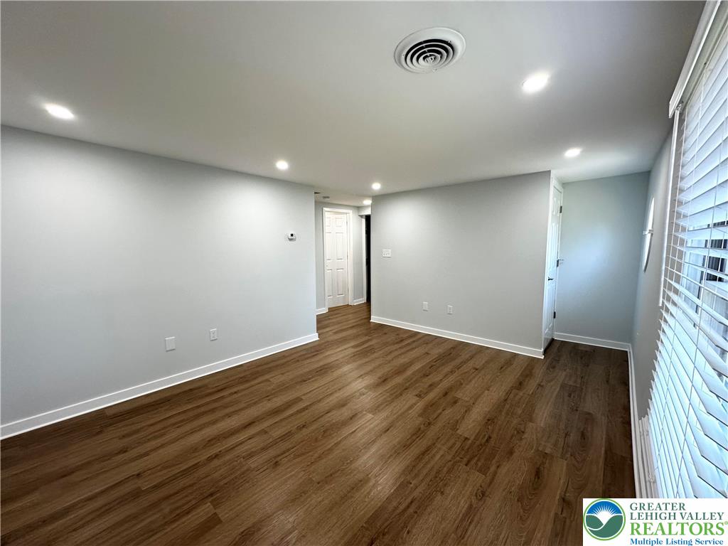 South Whitehall Twp, Pennsylvania 18103, United States, 2 Bedrooms Bedrooms, ,1 BathroomBathrooms,Residential,Active,213430