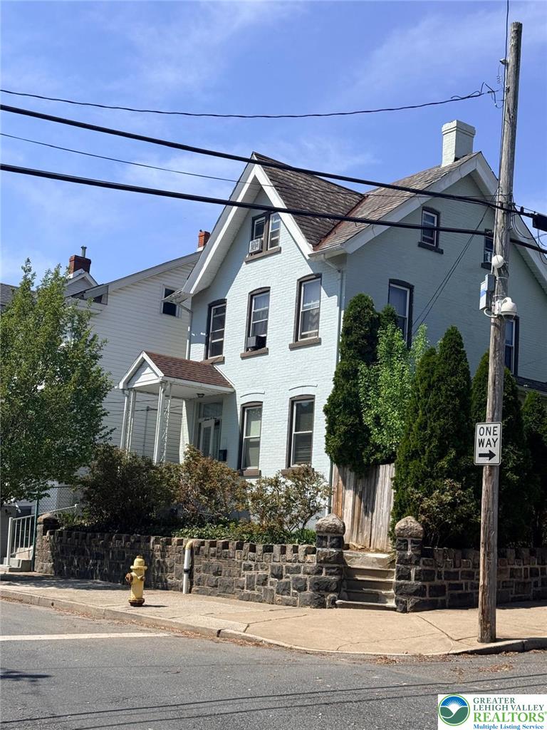704 Pawnee Street