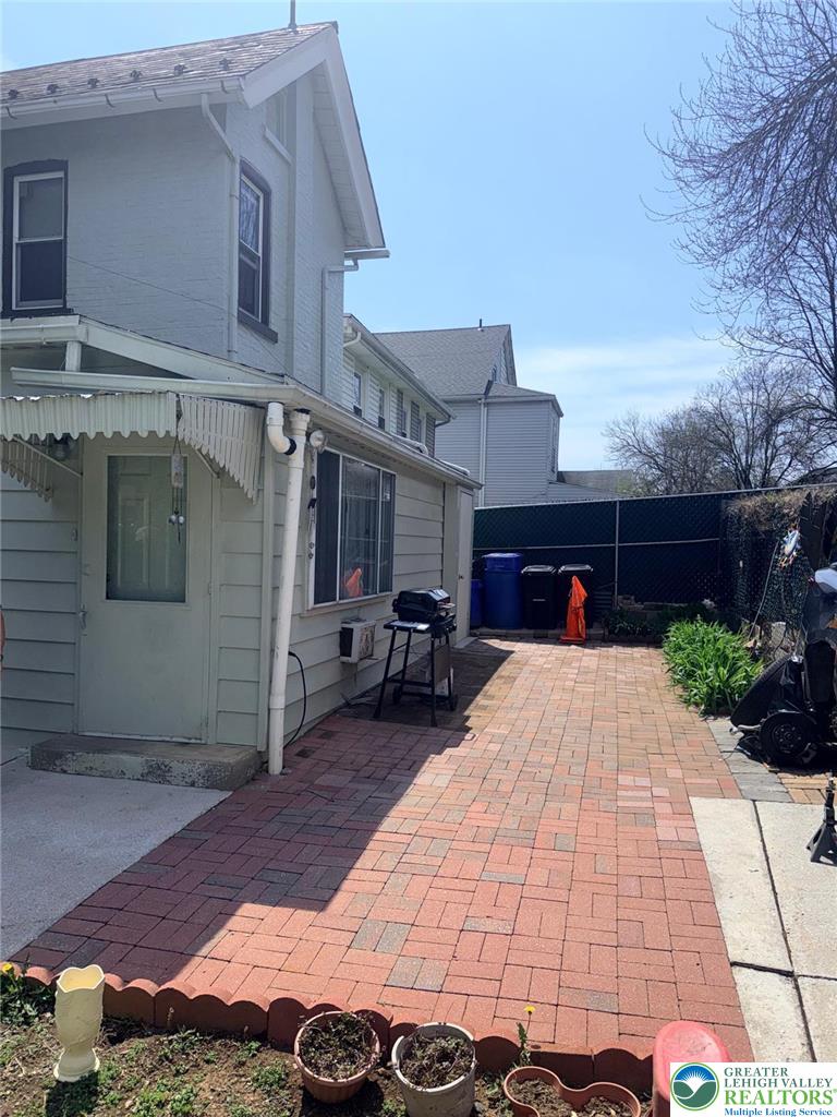 704 Pawnee Street