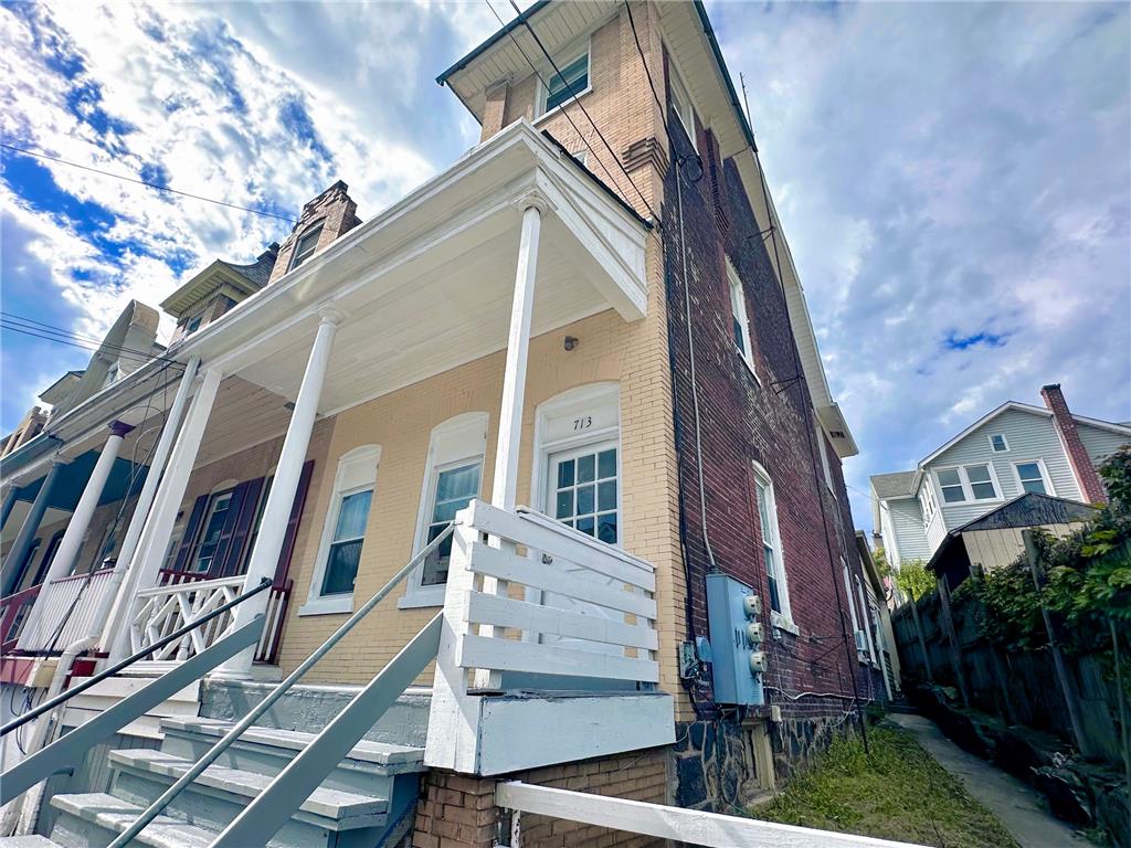 713 Broadway