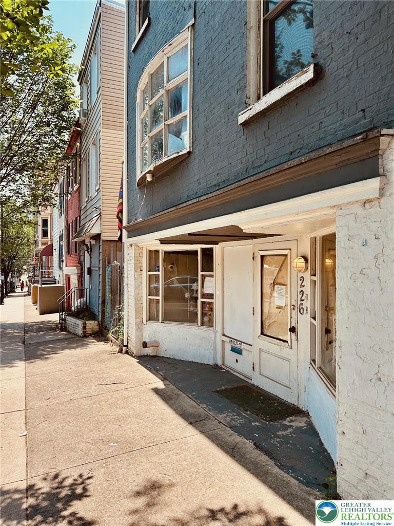 226 N 7 TH Street