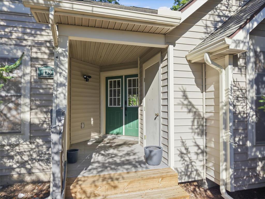 179 Hawthorne Court
