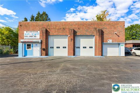 Photo of 1413 N 5th Street, Stroud Twp, PA 18360 (MLS # 764368) Photo of 1413 N 5th Street, Stroud Twp, PA 18360 (MLS # 764368)