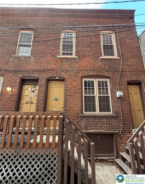 Photo of 110 N Silk Street, Allentown, PA 18102 (MLS # 772753)