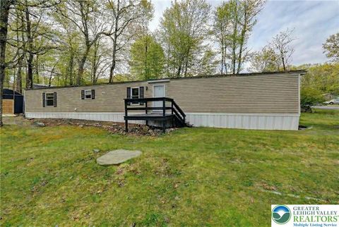 Photo of 2606 Oakwood Court, Middle Smithfield Twp, PA 18302 (MLS # 773802)
