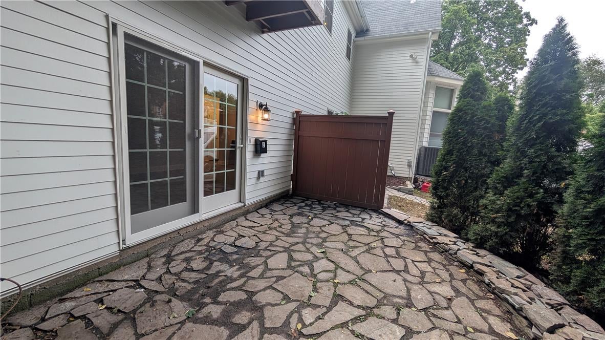 242 E Walnut Street 1